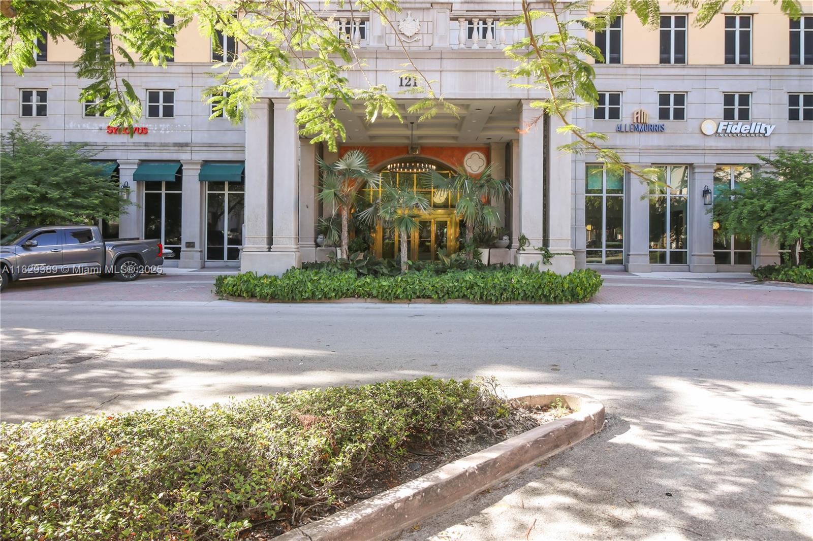 121 Alhambra Cir # 1000
