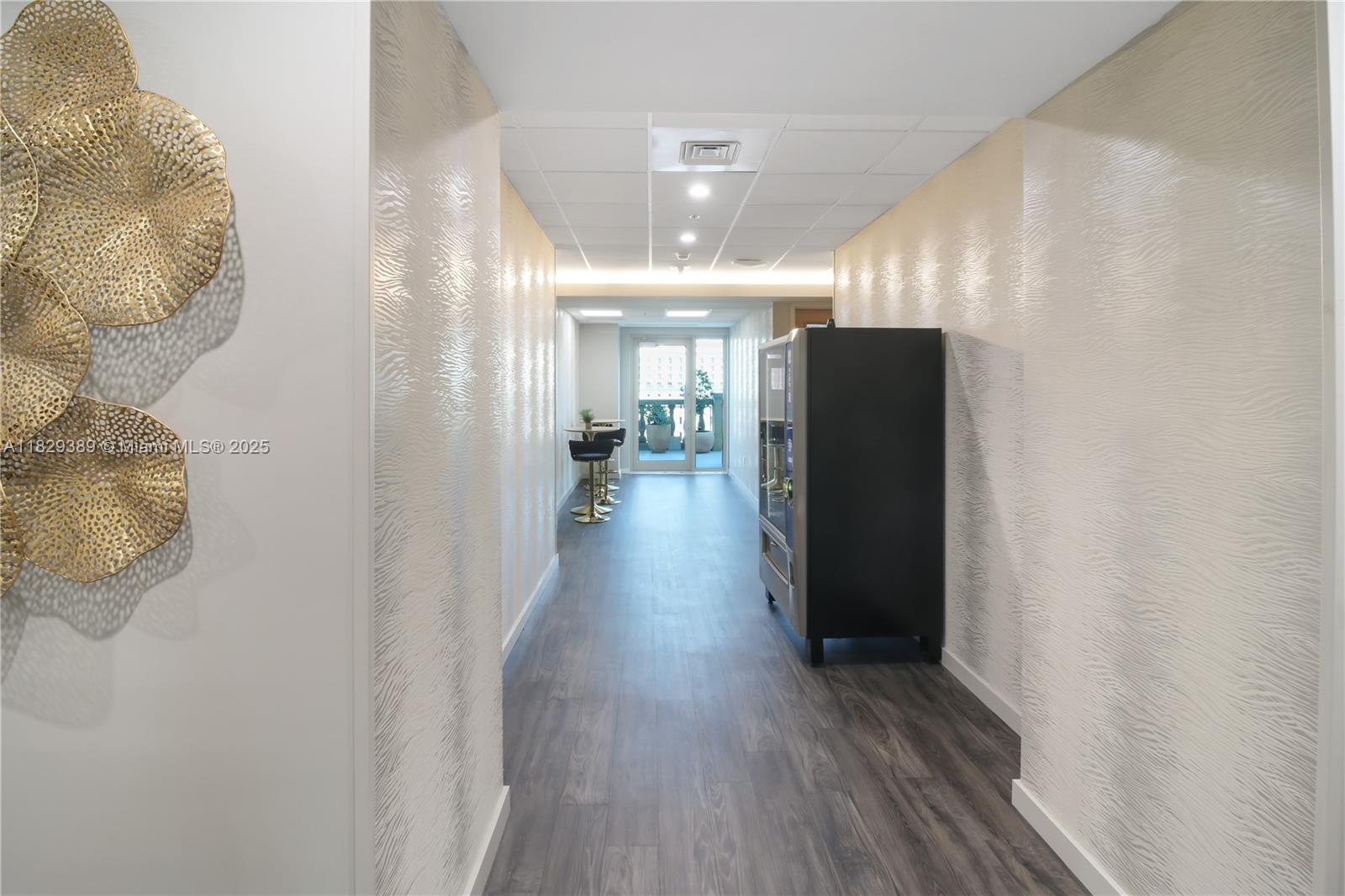 121 Alhambra Cir # 1000