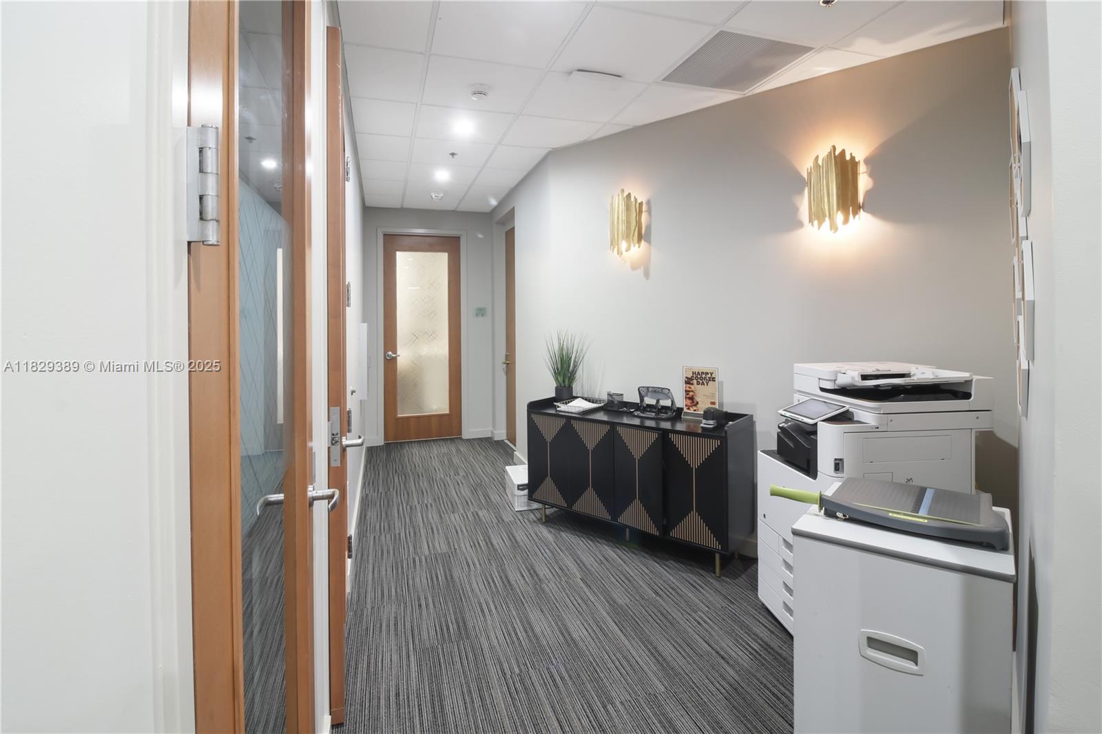 121 Alhambra Cir # 1000