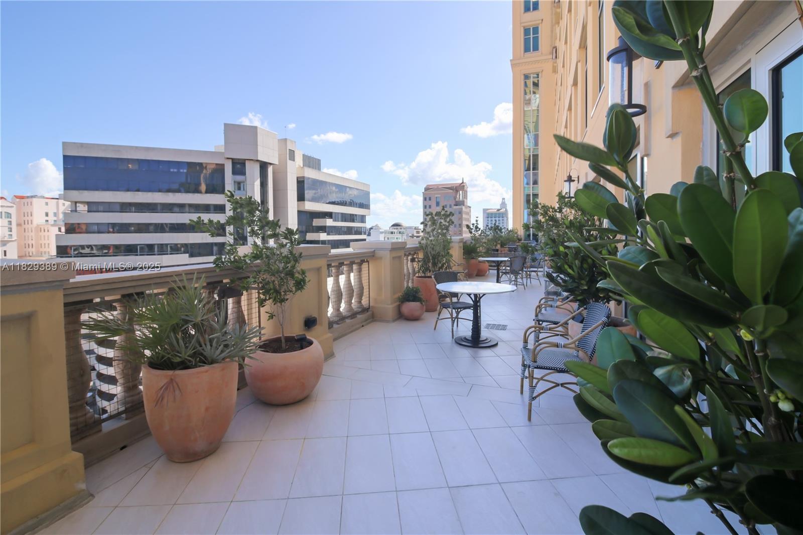 121 Alhambra Cir # 1000