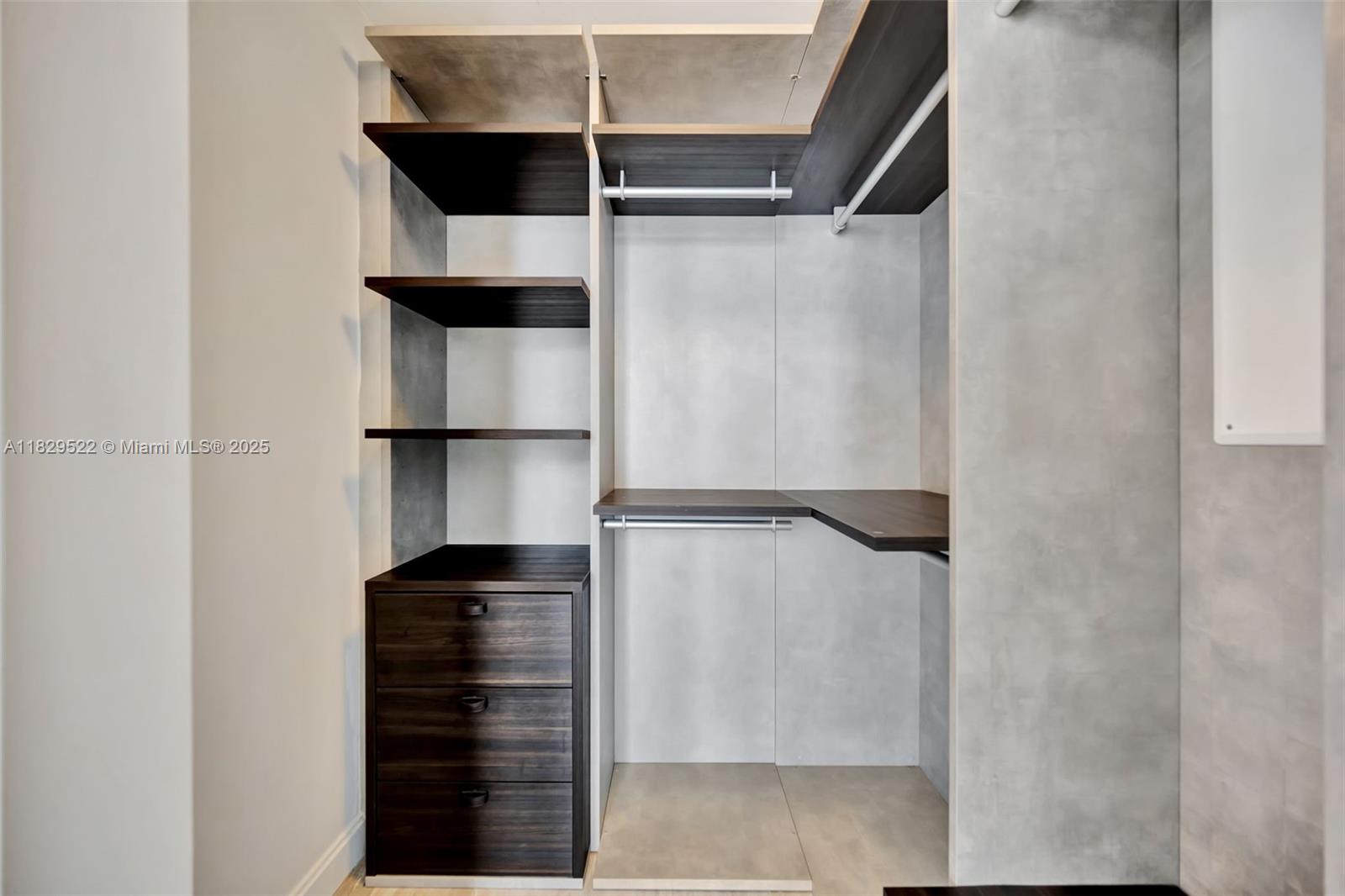 55 SW 9th St # 3908, Miami Unit: 3908