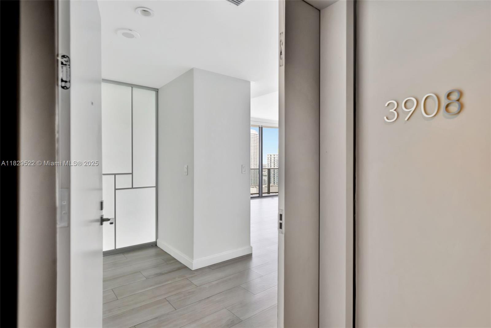 55 SW 9th St # 3908, Miami Unit: 3908