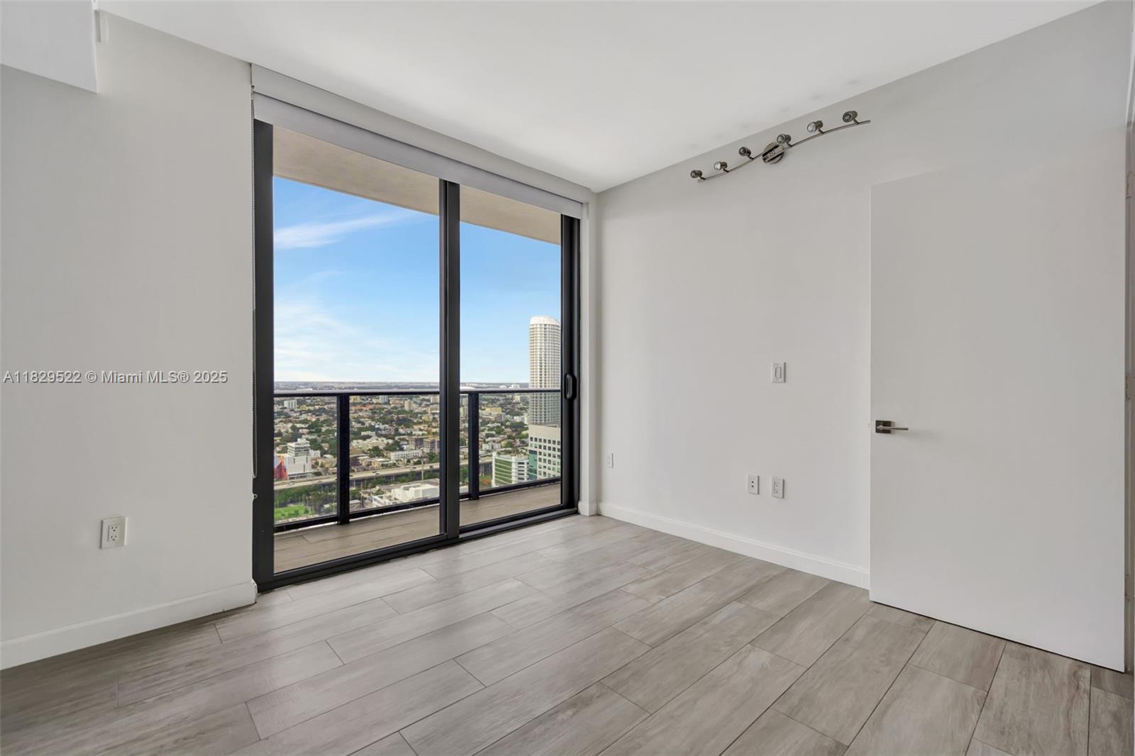 55 SW 9th St # 3908, Miami Unit: 3908