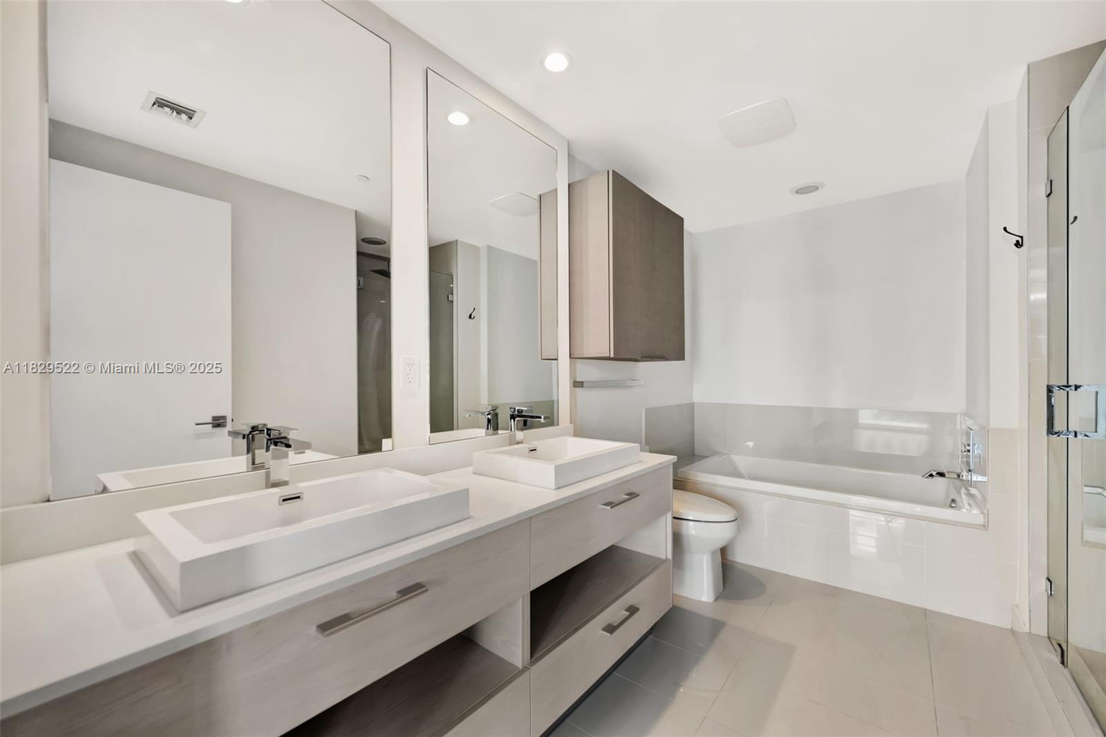 55 SW 9th St # 3908, Miami Unit: 3908