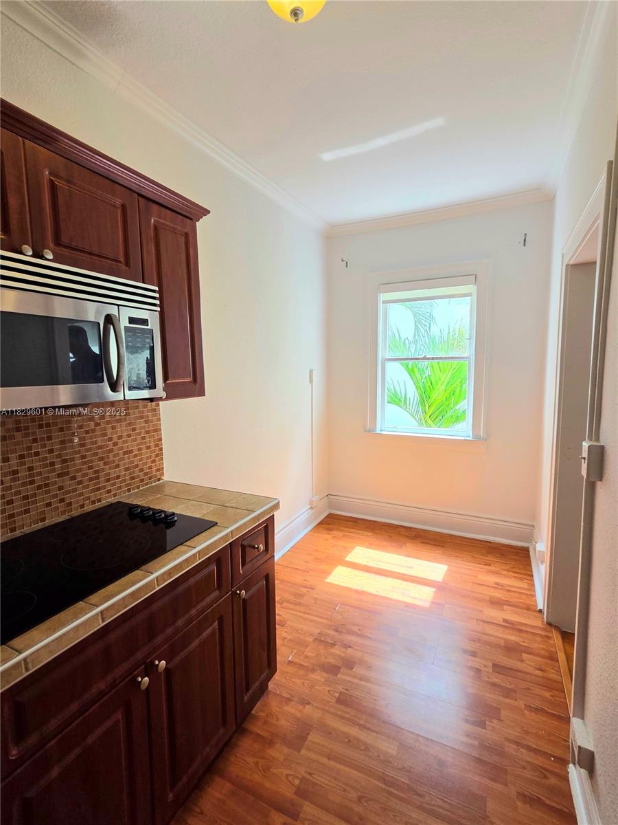 126 Mendoza Ave # 9