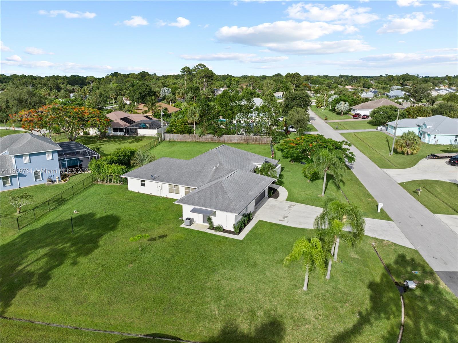 2055 SW Aaron Ln, Port St. Lucie