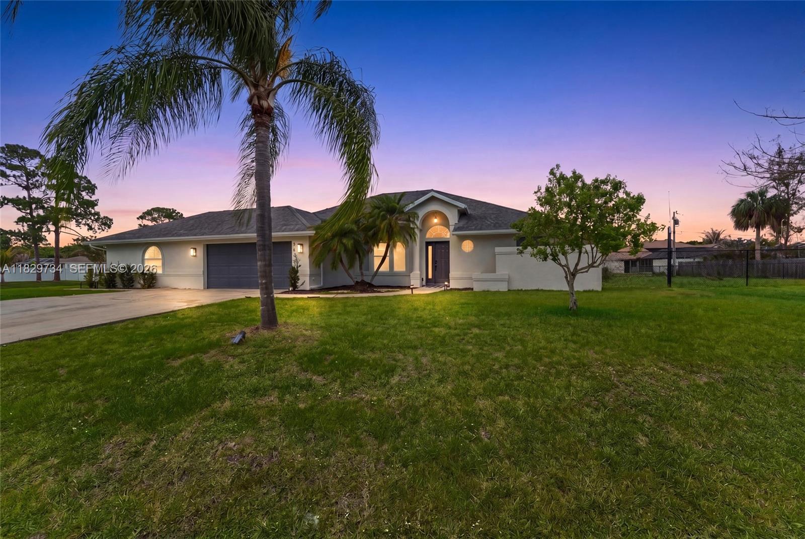 2055 SW Aaron Ln, Port St. Lucie