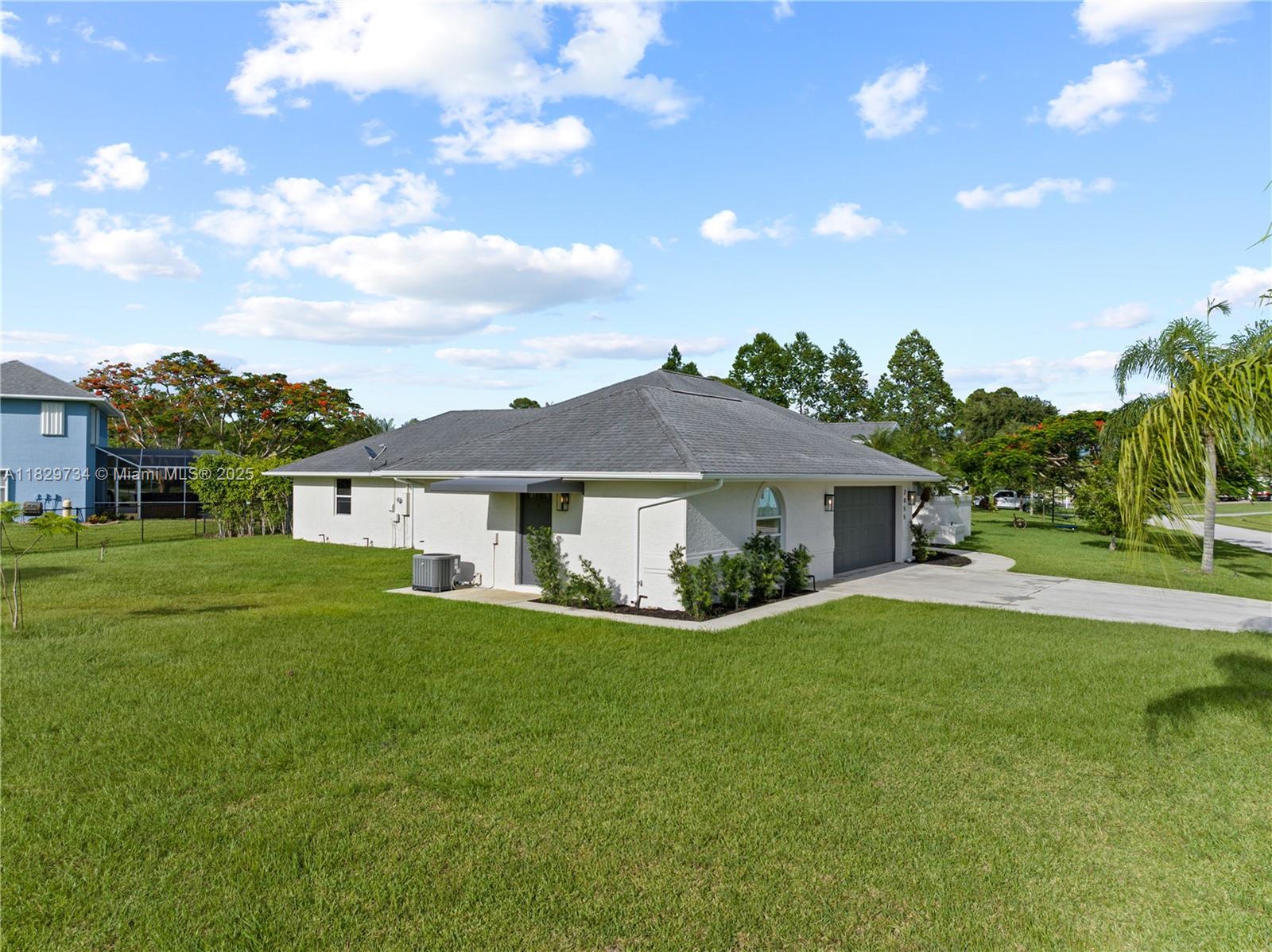 2055 SW Aaron Ln, Port St. Lucie