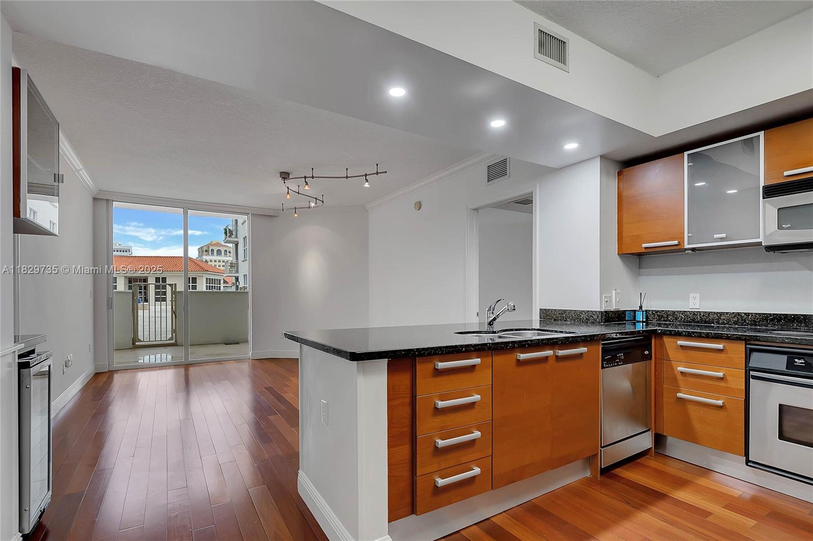 2030 S Douglas Rd # 417