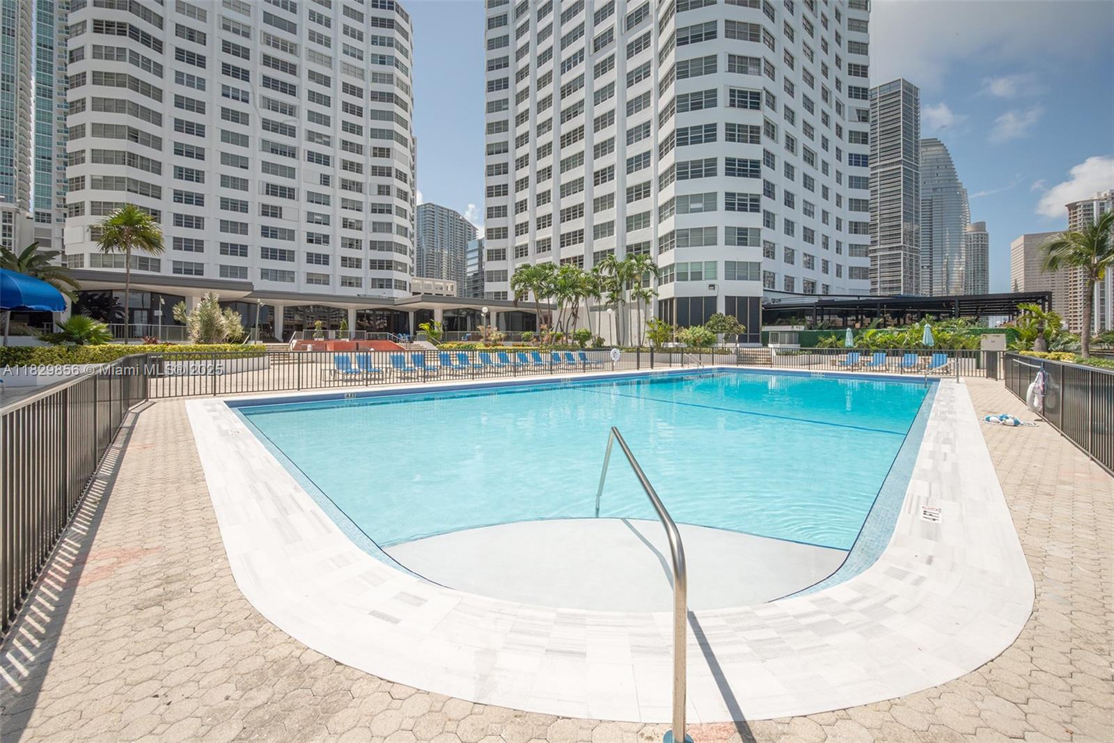 801 Brickell Bay Dr # 1562