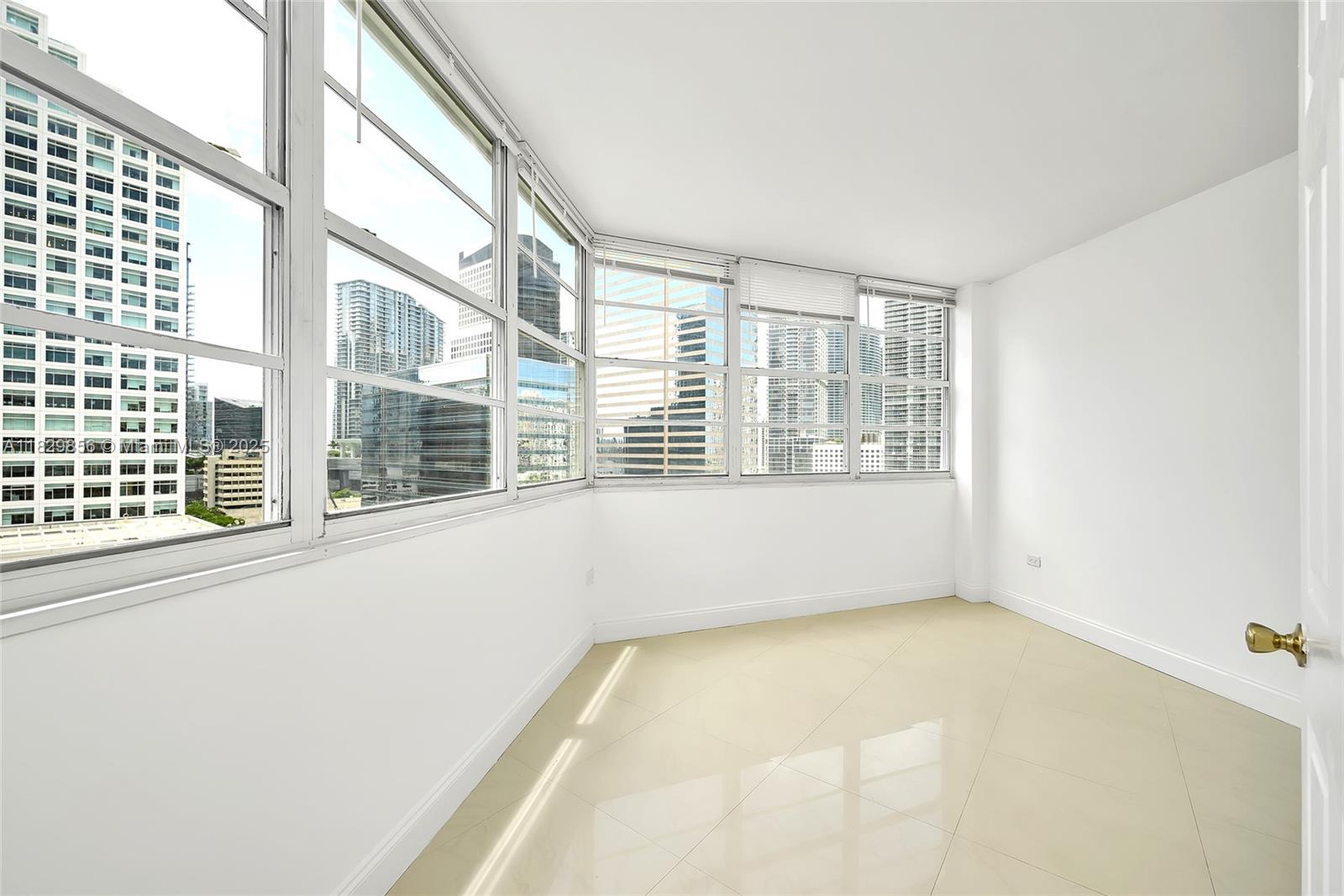 801 Brickell Bay Dr # 1562