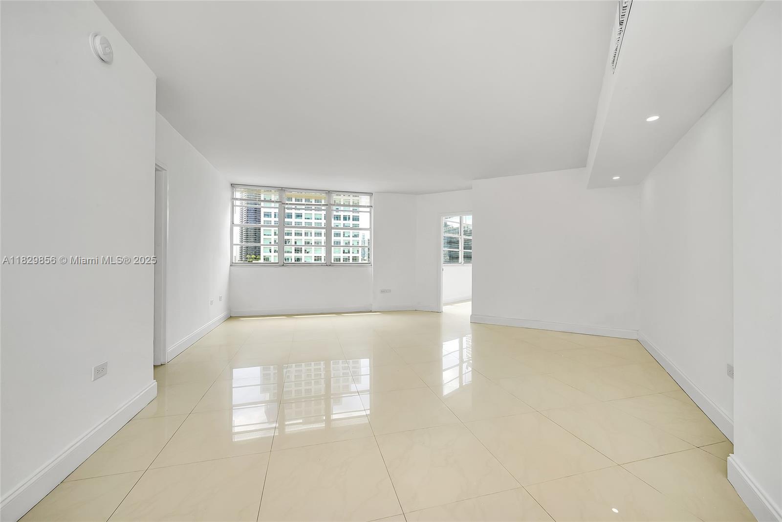 801 Brickell Bay Dr # 1562
