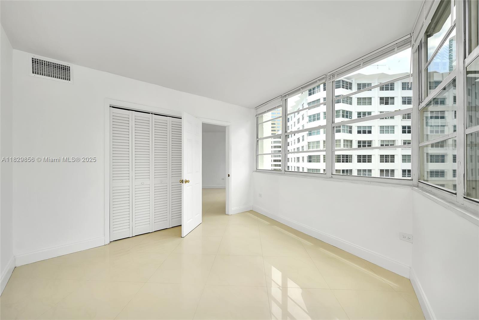 801 Brickell Bay Dr # 1562