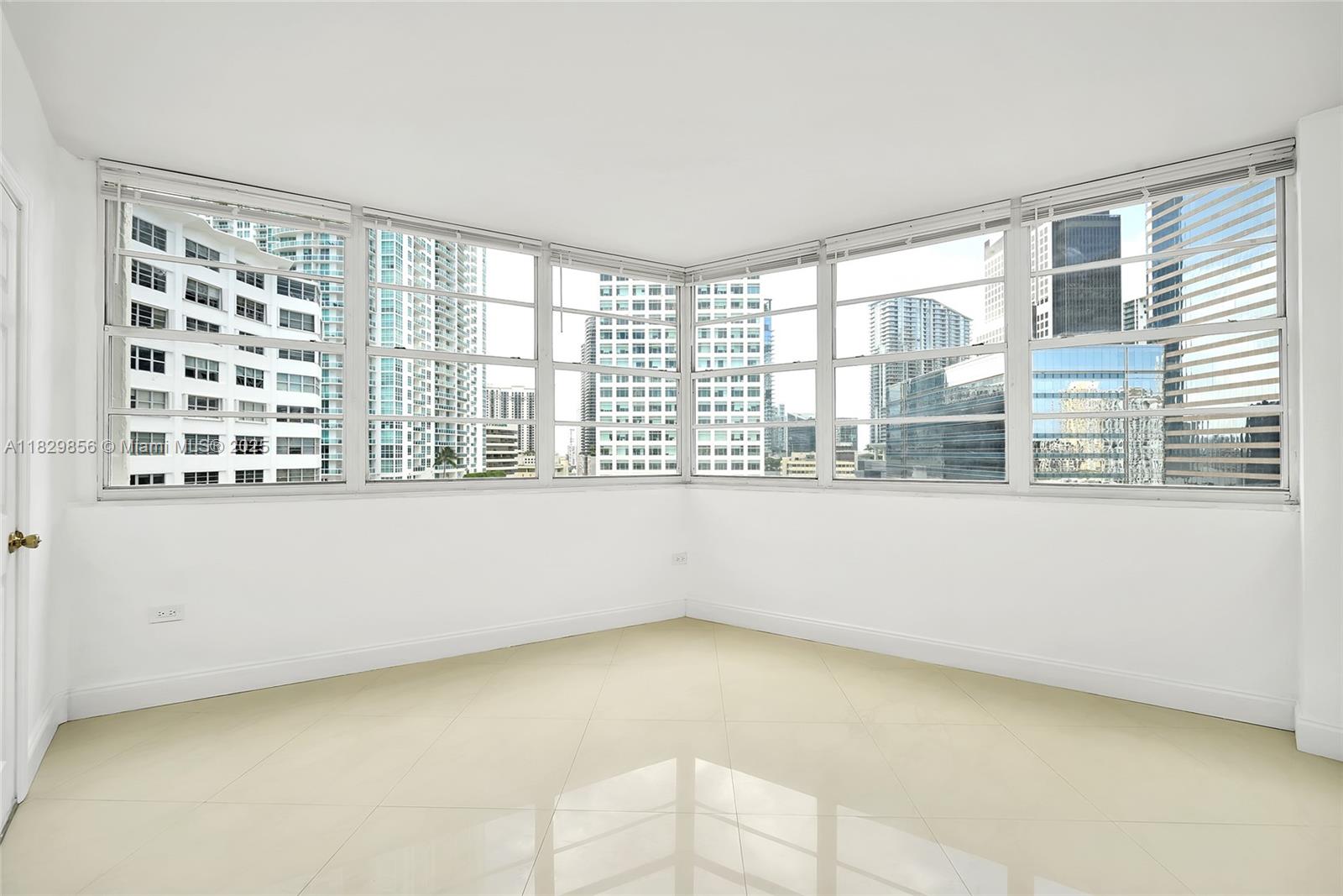 801 Brickell Bay Dr # 1562