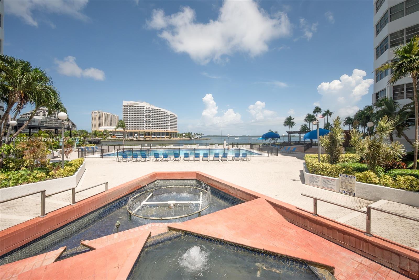 801 Brickell Bay Dr # 1562