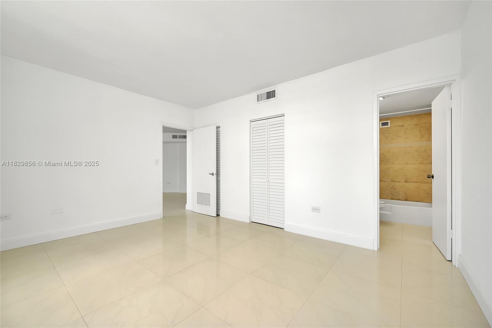801 Brickell Bay Dr # 1562