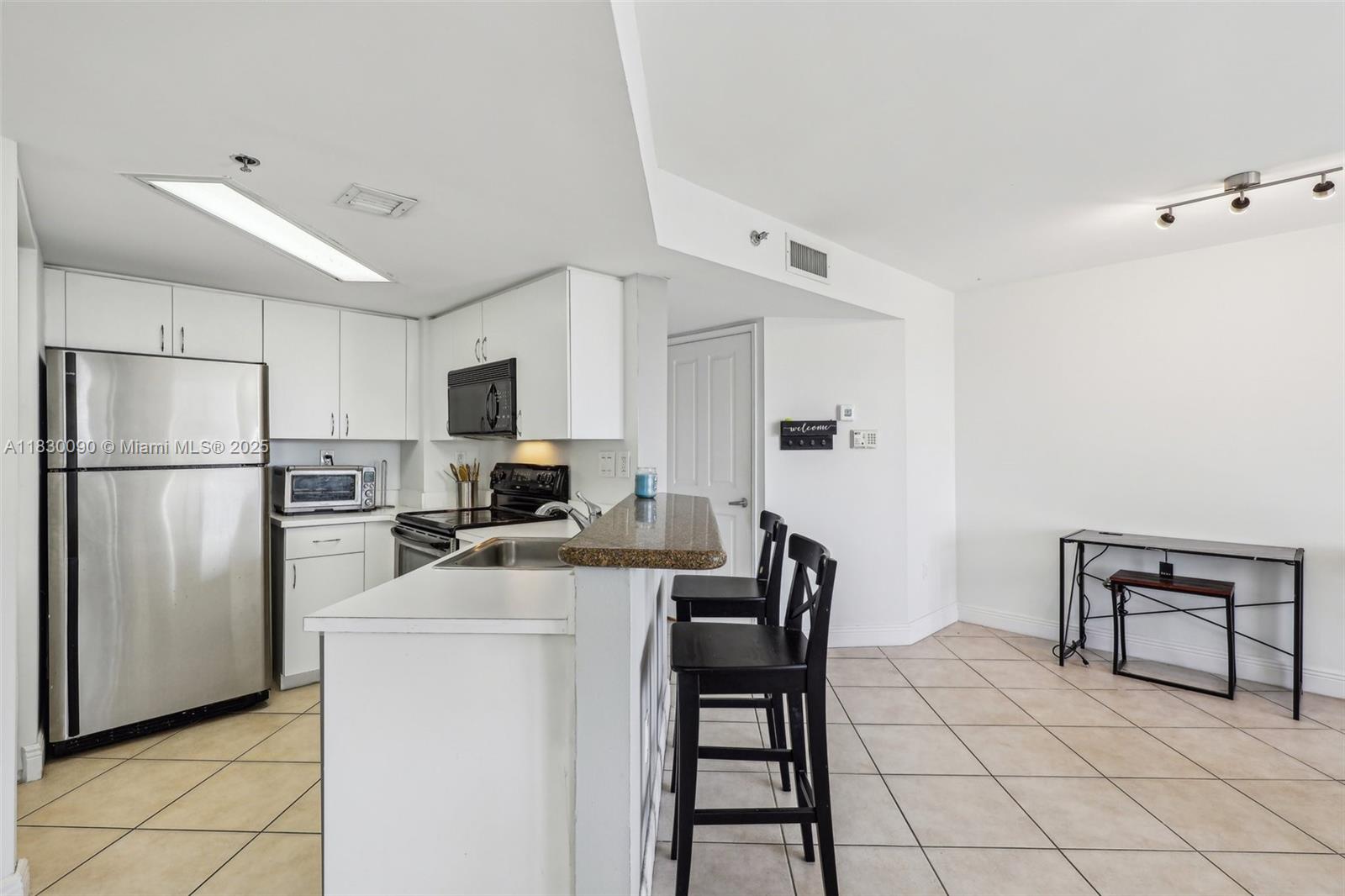 2351 Douglas Rd # 1305 Unit: PH 1305