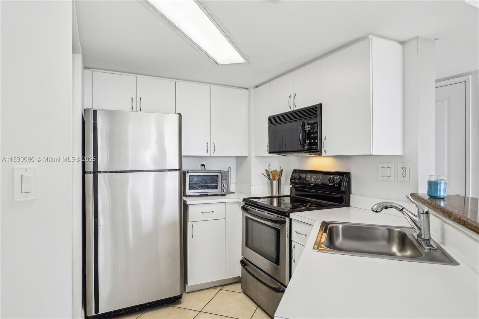 2351 Douglas Rd # 1305 Unit: PH 1305