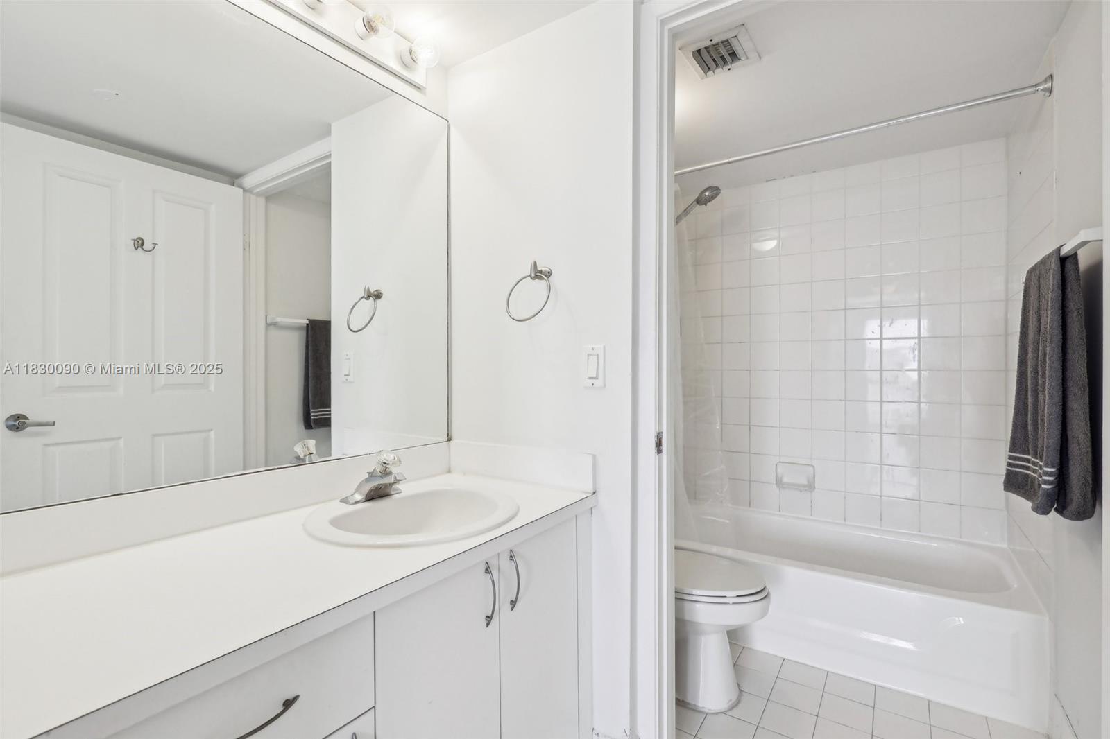 2351 Douglas Rd # 1305 Unit: PH 1305