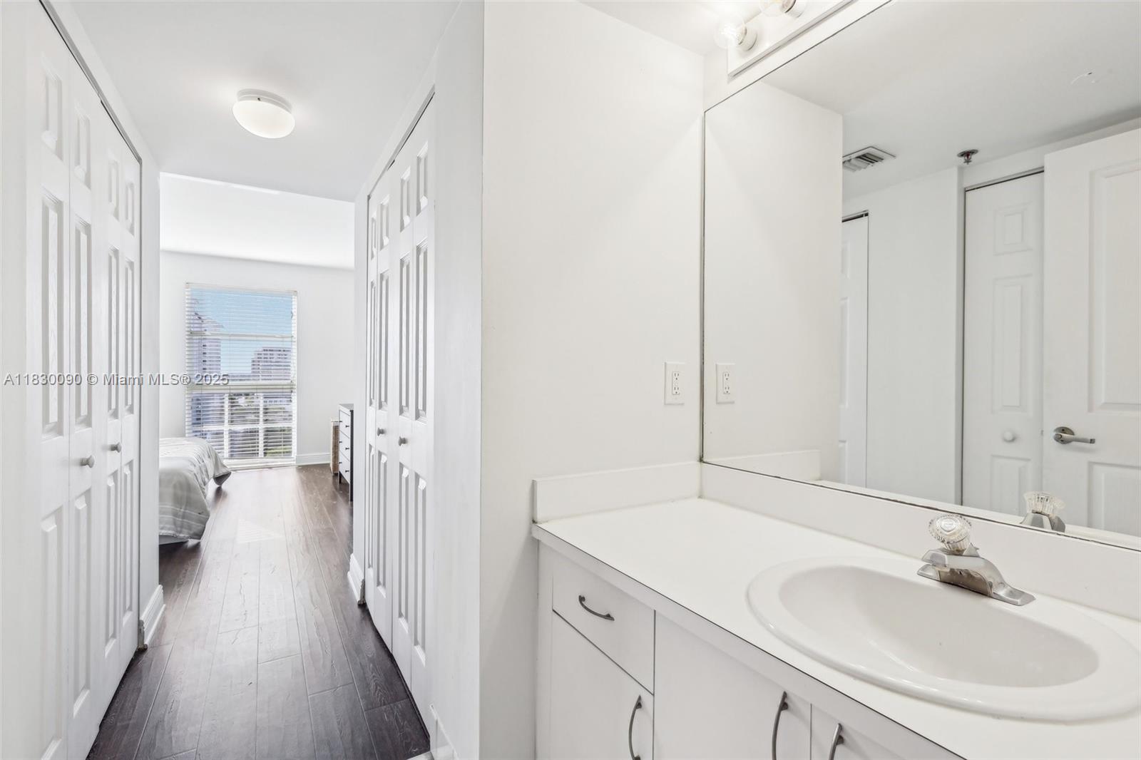 2351 Douglas Rd # 1305 Unit: PH 1305