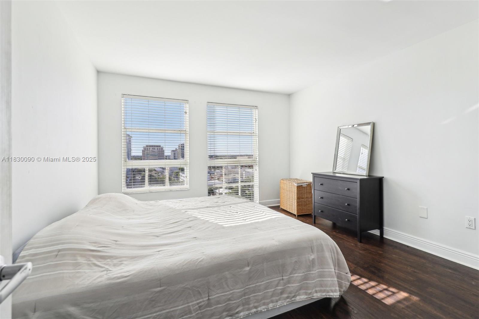 2351 Douglas Rd # 1305 Unit: PH 1305