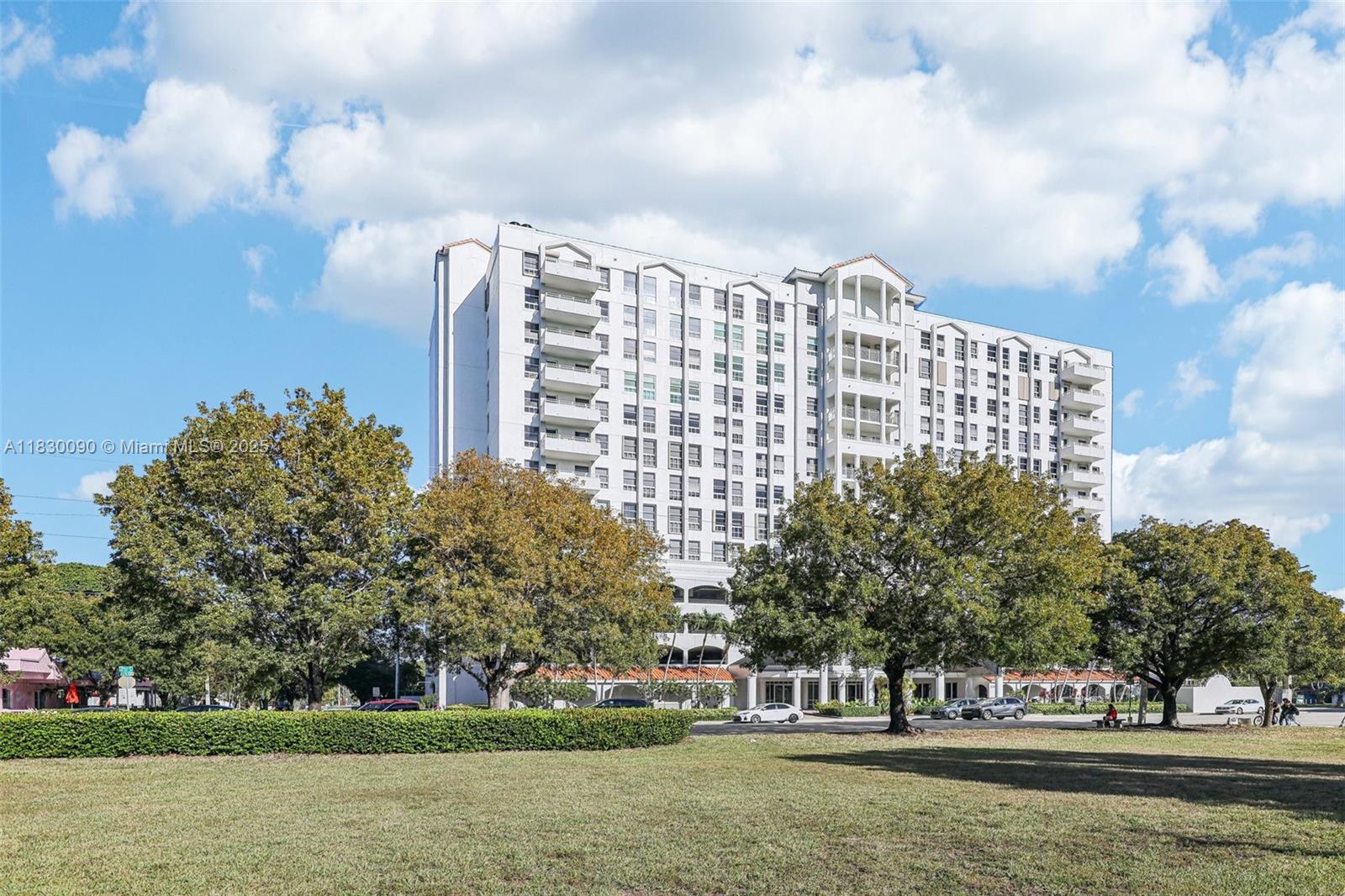 2351 Douglas Rd # 1305 Unit: PH 1305