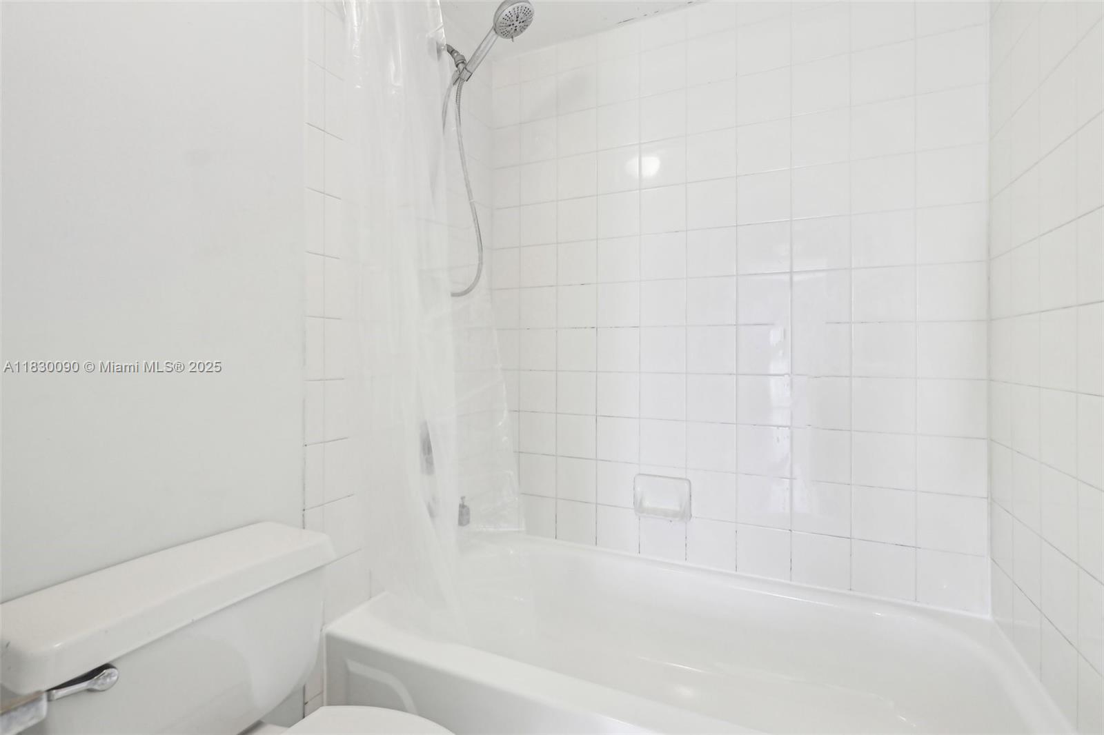 2351 Douglas Rd # 1305 Unit: PH 1305