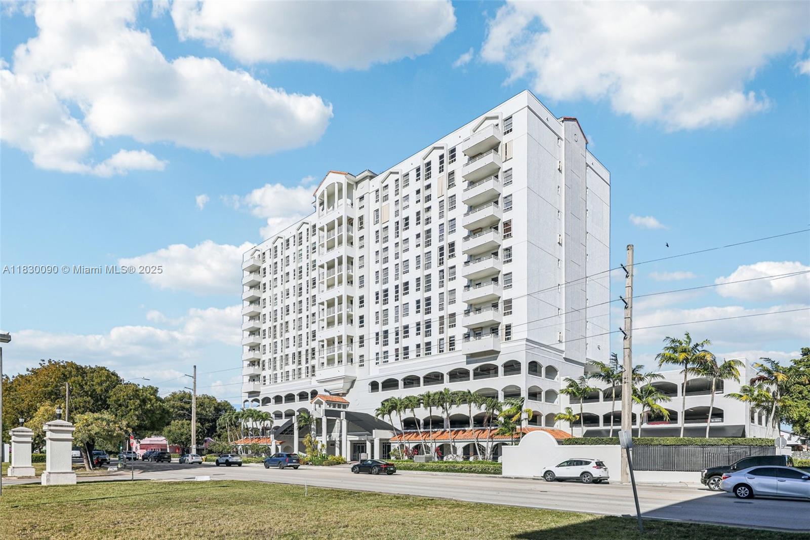 2351 Douglas Rd # 1305 Unit: PH 1305