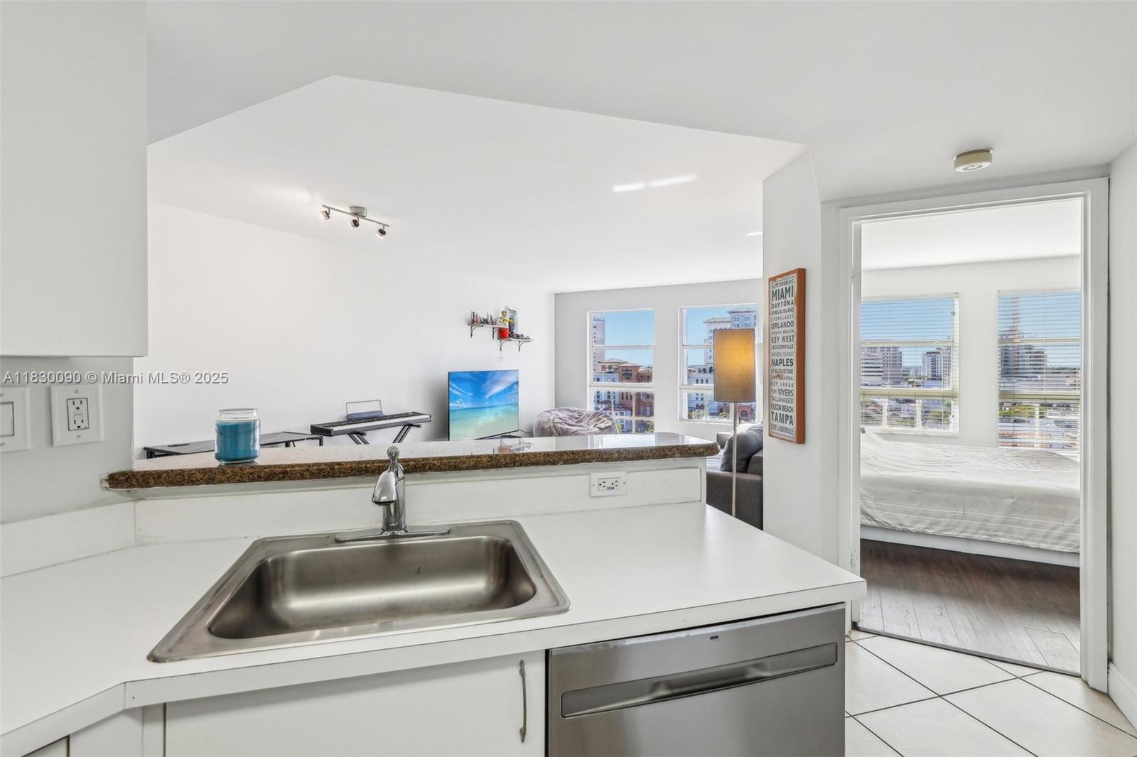 2351 Douglas Rd # 1305 Unit: PH 1305