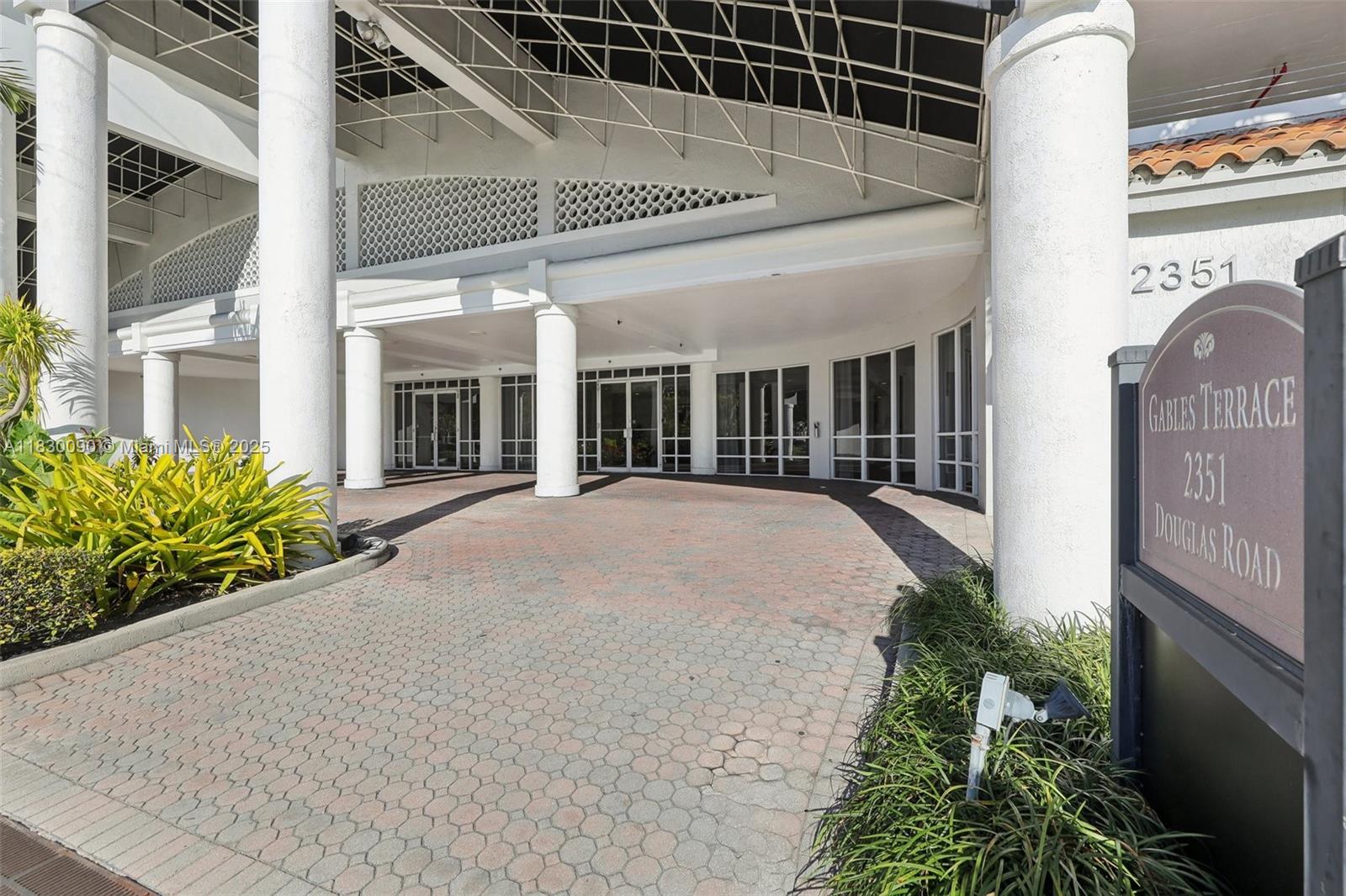 2351 Douglas Rd # 1305 Unit: PH 1305