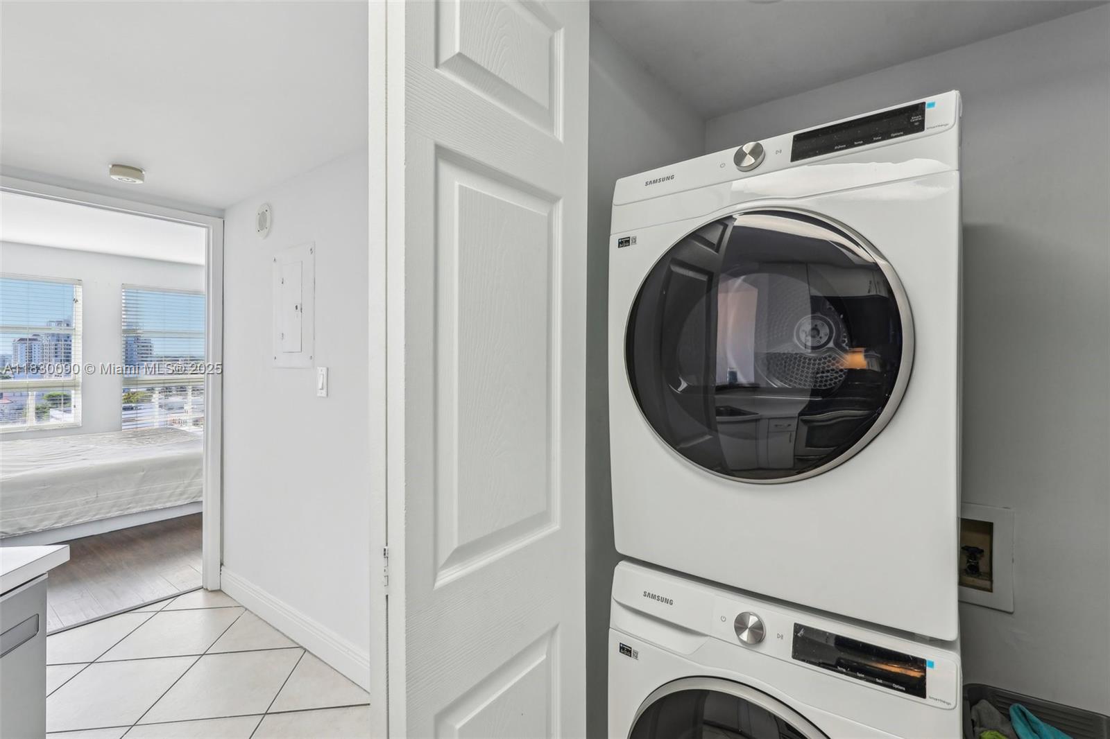 2351 Douglas Rd # 1305 Unit: PH 1305