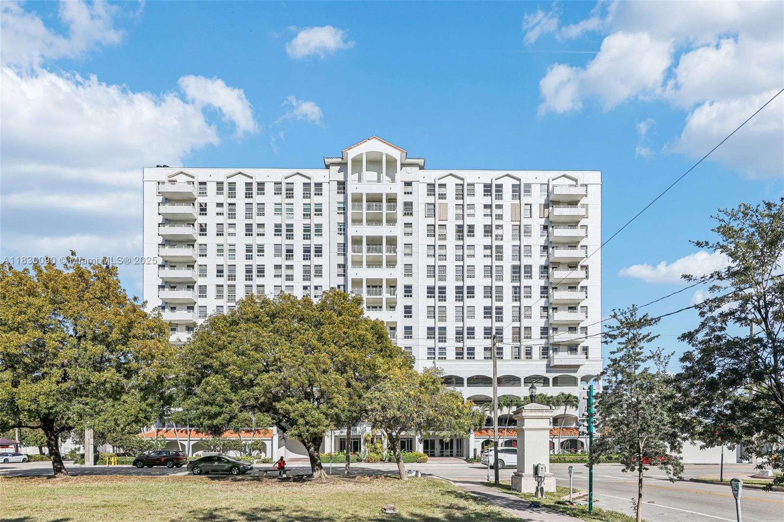 2351 Douglas Rd # 1305 Unit: PH 1305