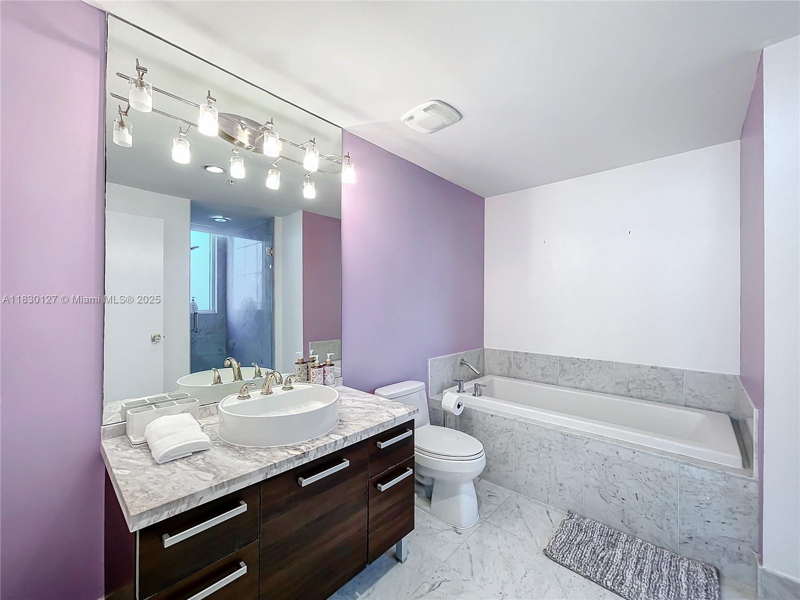 244 Biscayne Blvd # 1108
