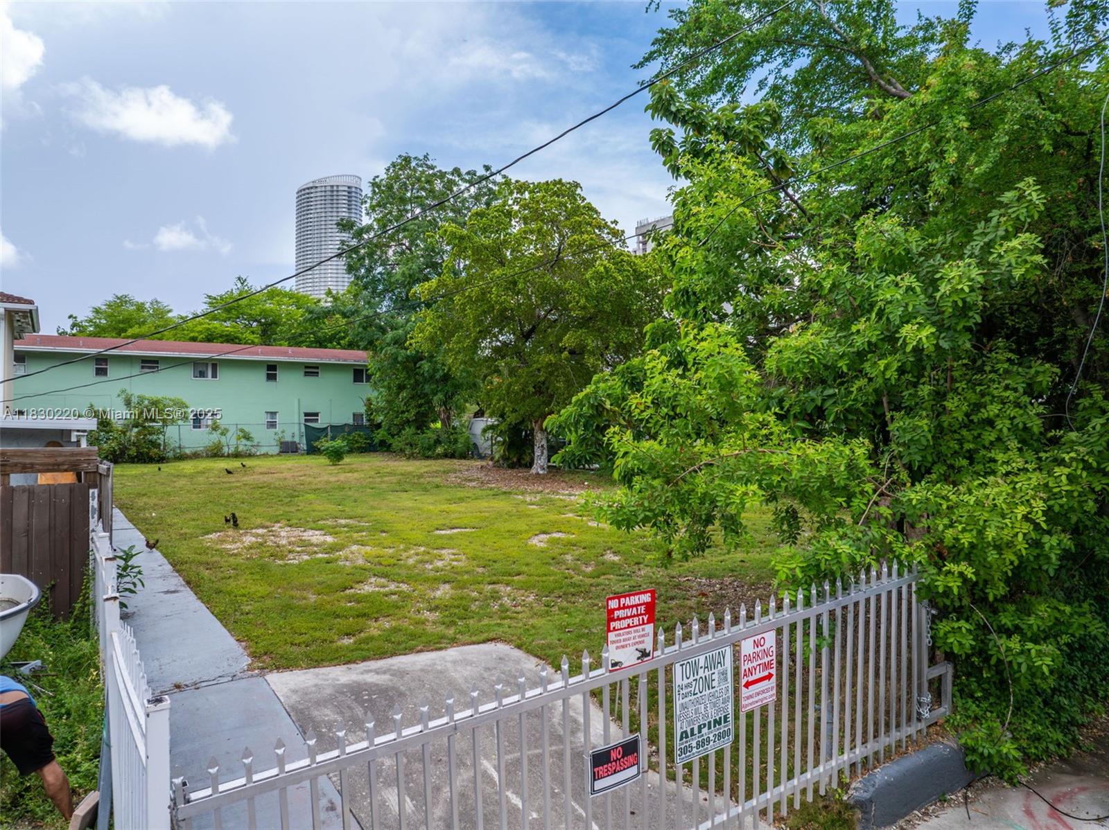 367 SW 11th St
