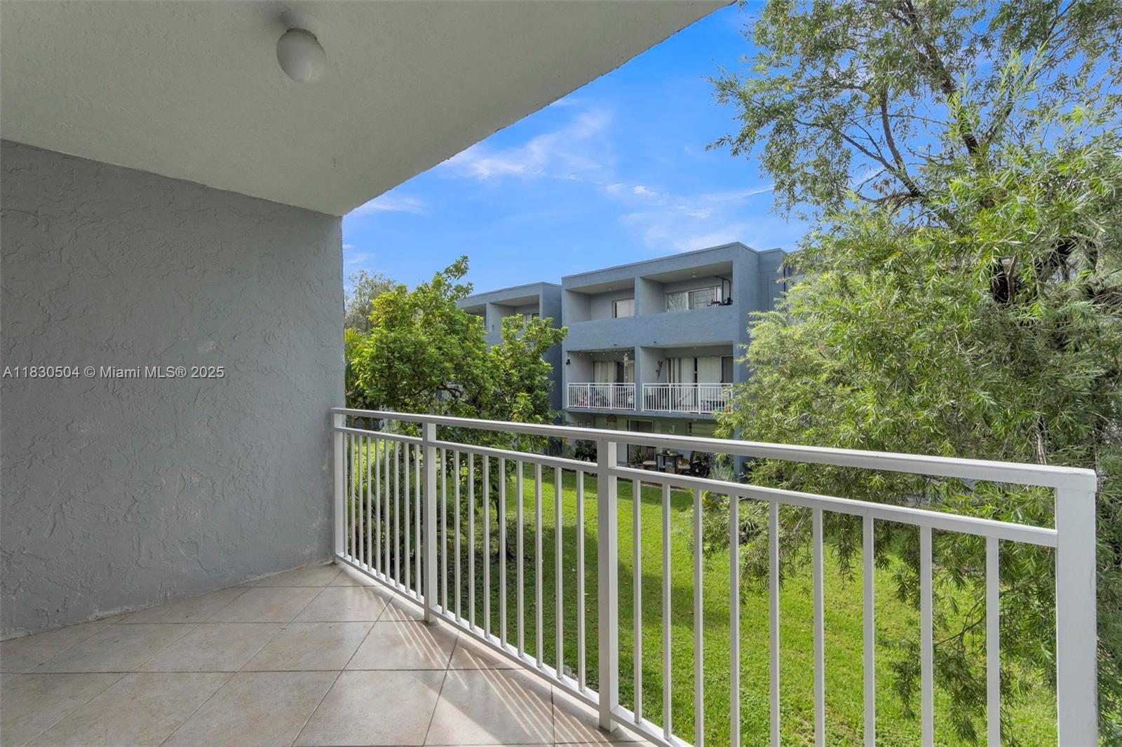 9371 Fontainebleau Blvd # I209