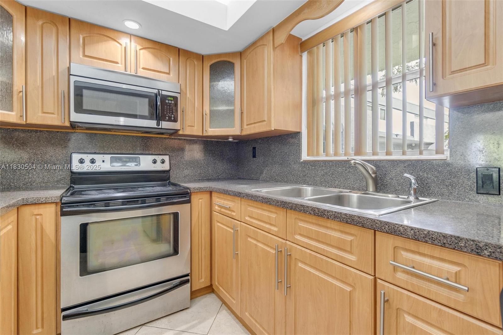 9371 Fontainebleau Blvd # I209