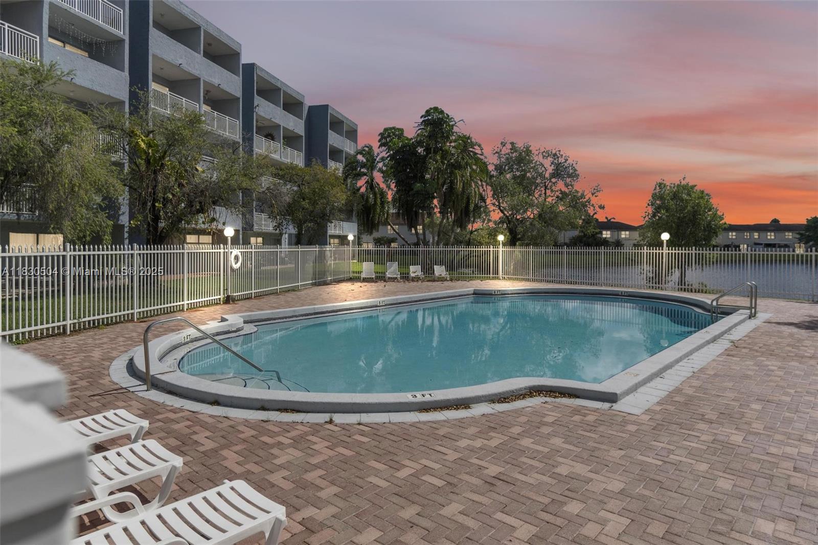 9371 Fontainebleau Blvd # I209