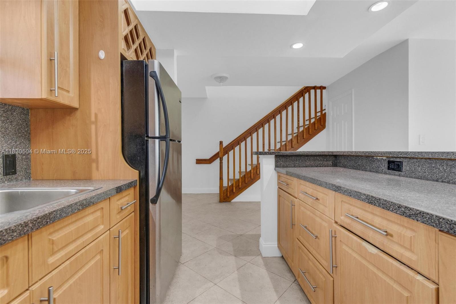 9371 Fontainebleau Blvd # I209