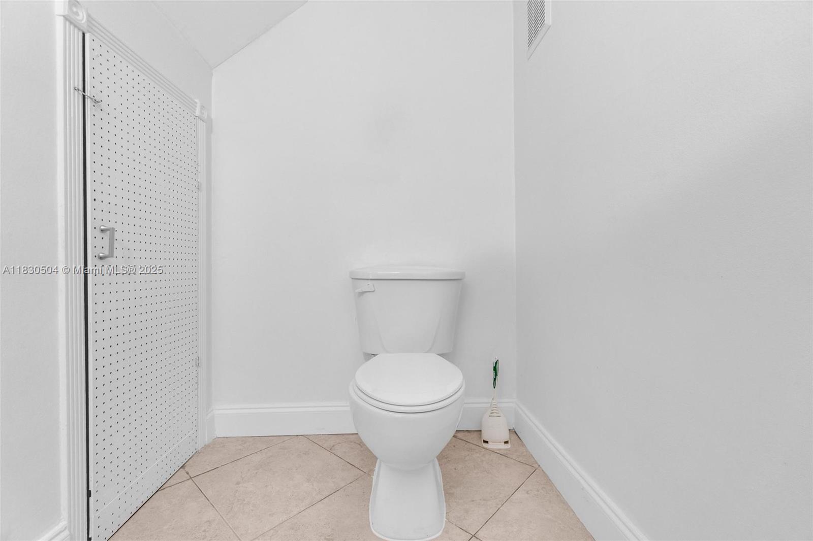 9371 Fontainebleau Blvd # I209