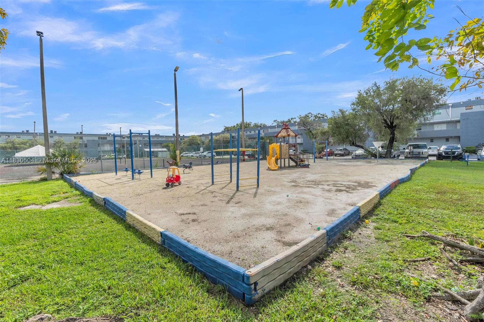 9371 Fontainebleau Blvd # I209