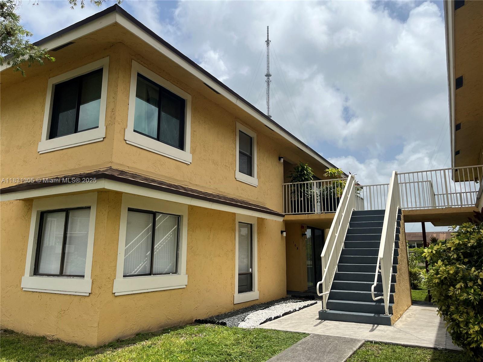 450 NW 214th St # 205
