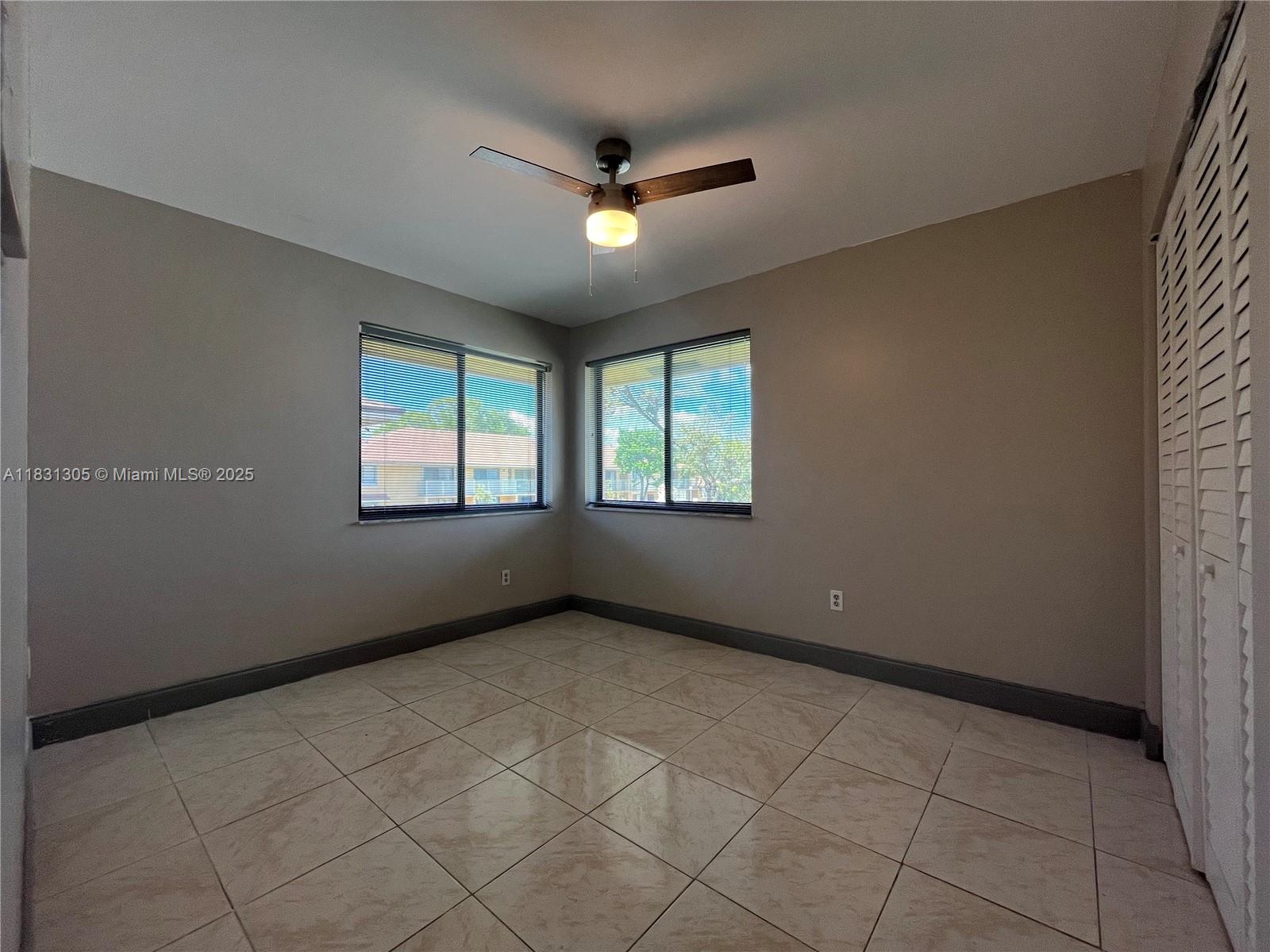 450 NW 214th St # 205