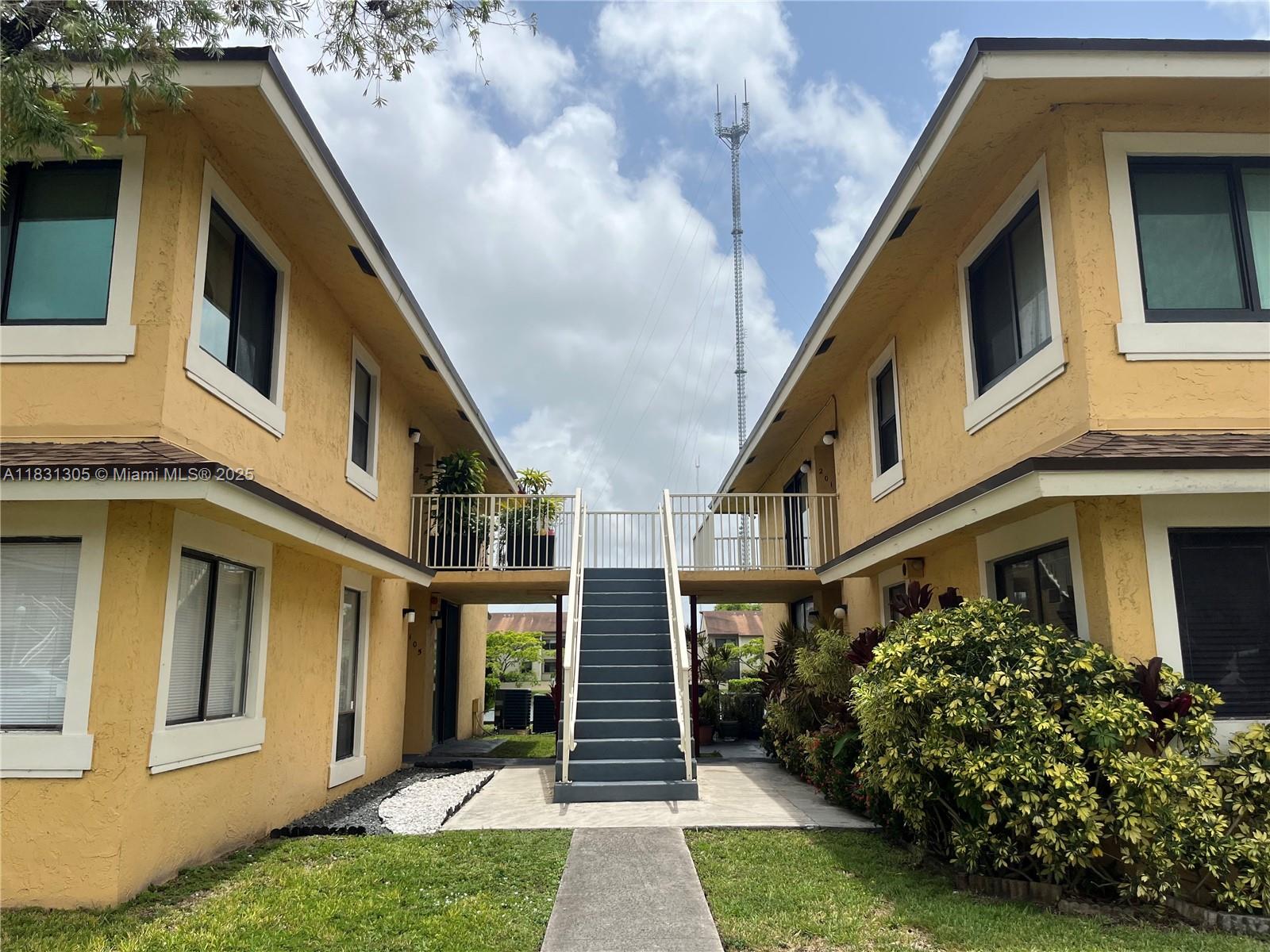 450 NW 214th St # 205