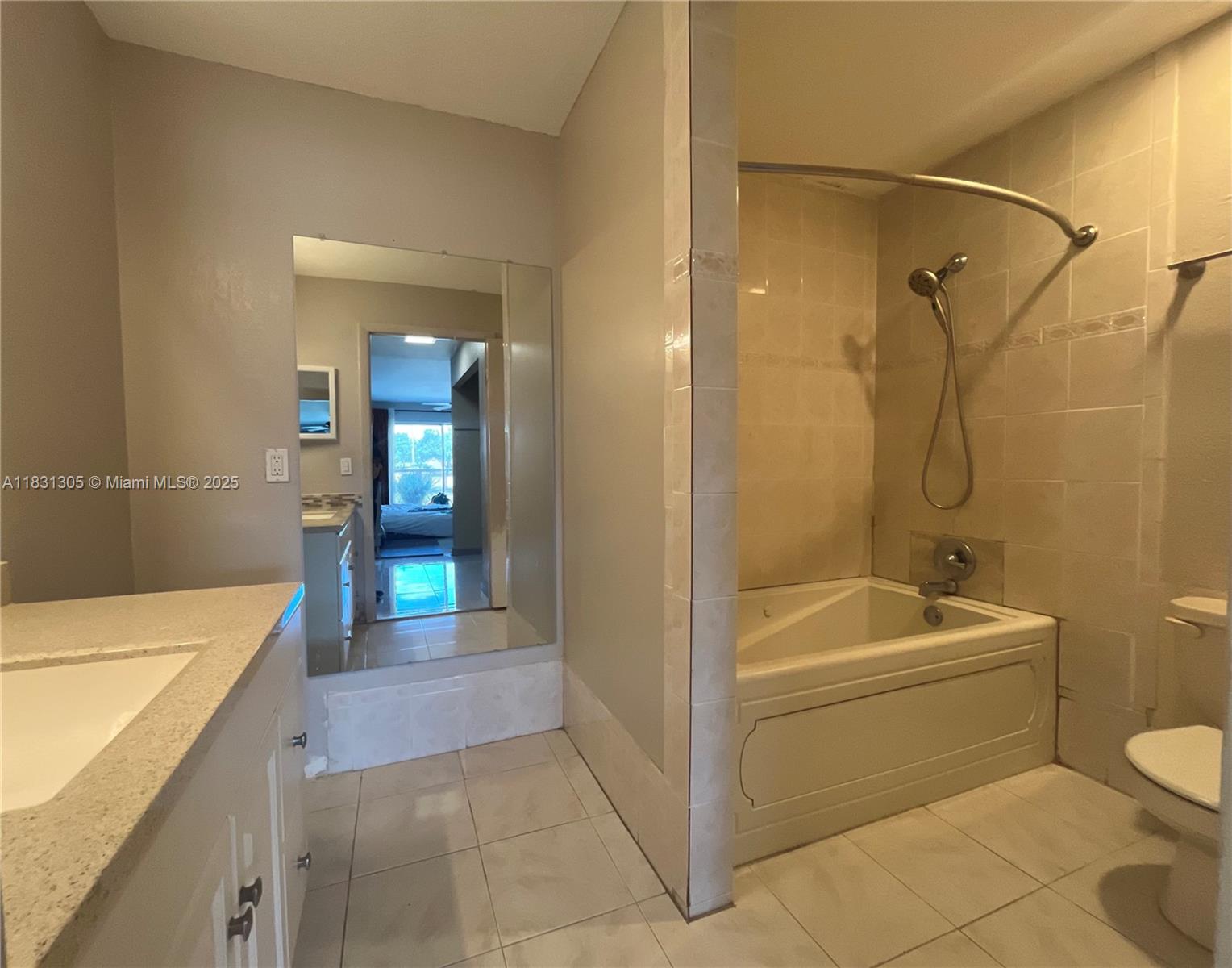450 NW 214th St # 205