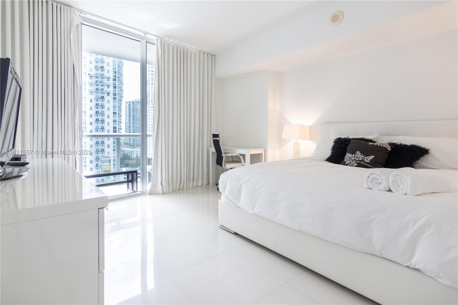 485 Brickell Ave # 2006