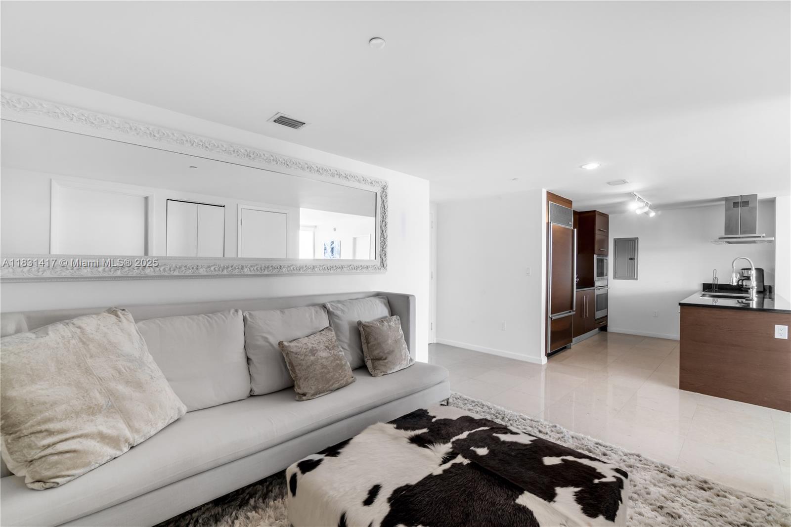 495 Brickell Ave # 4905