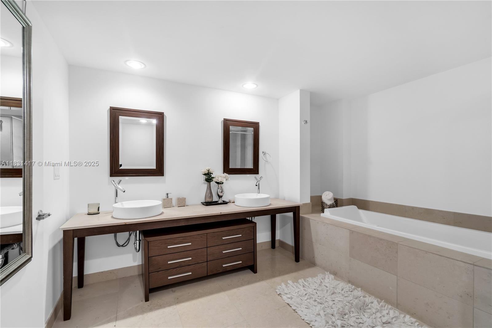 495 Brickell Ave # 4905