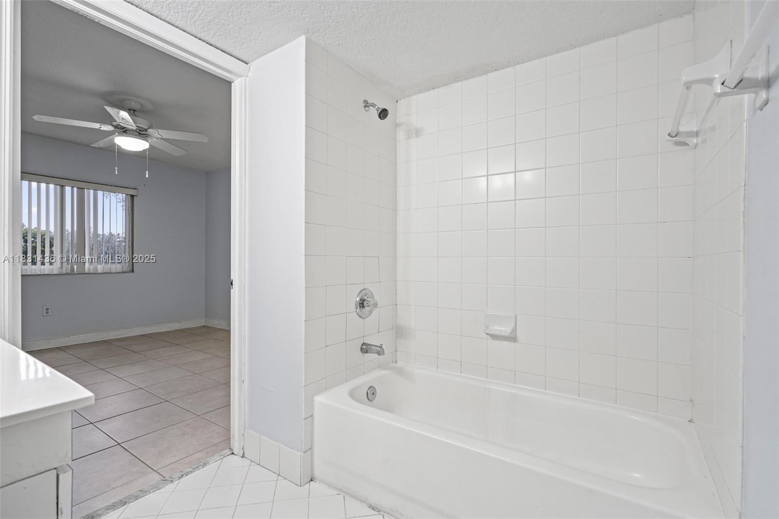 980 NE 33rd Ter # 104