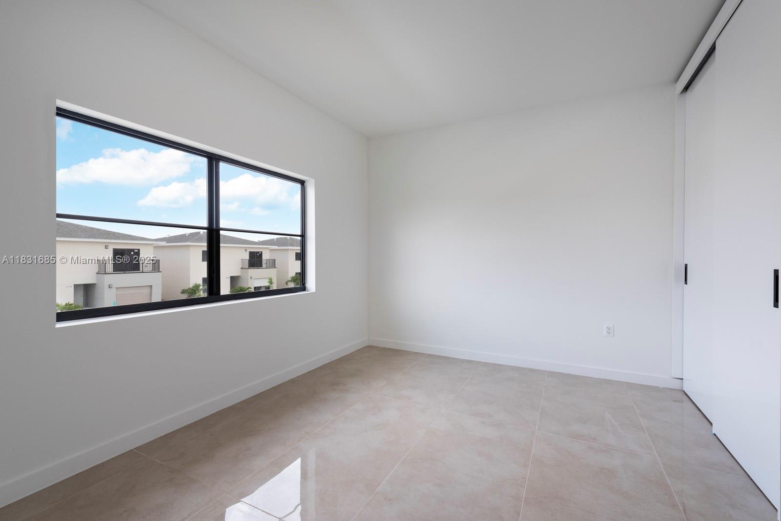 1298 NW 1 ST