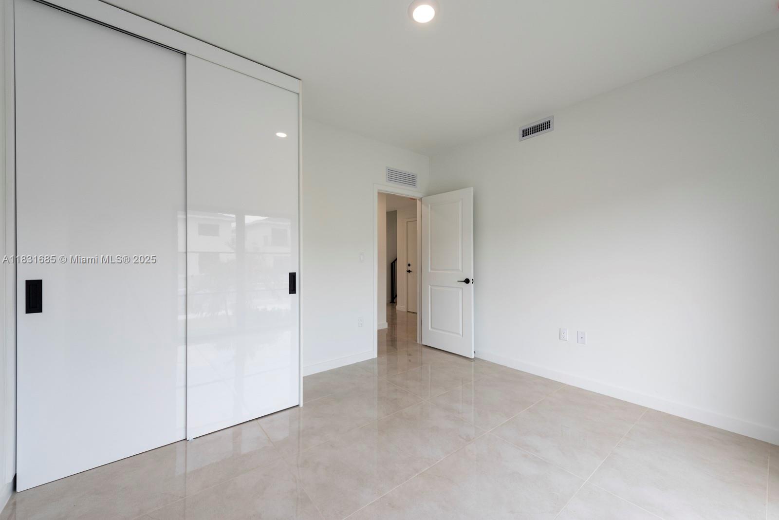 1298 NW 1 ST